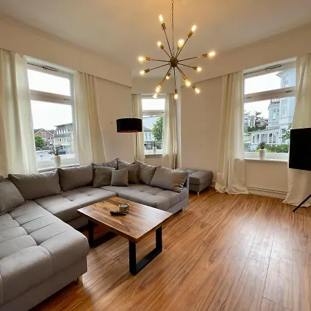 Unter Den Linden Apartment *